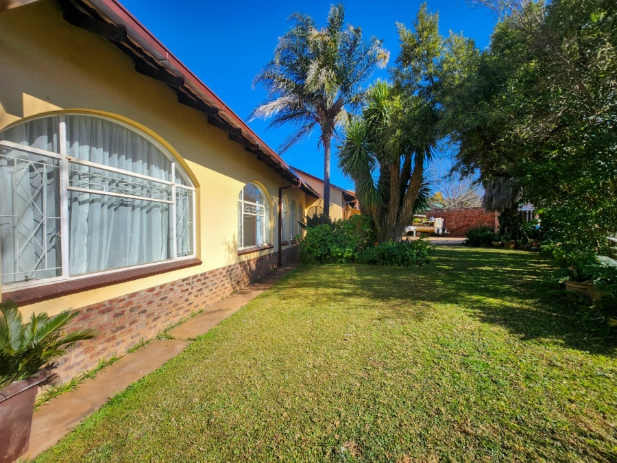 4 Bedroom Property for Sale in Wilkoppies North West
